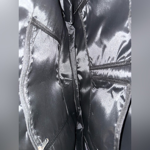 NWT Sports Tote in Black and Silver - Picture 4 of 4